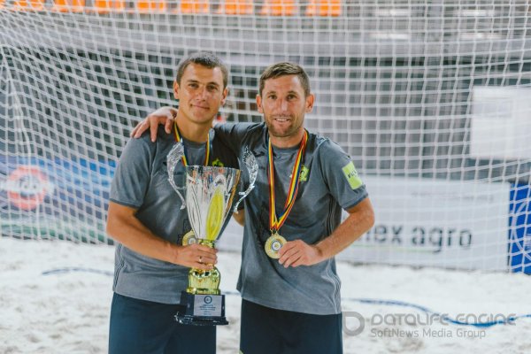 Munteanu și Țîmbalist Campioni la fotbal plajă !