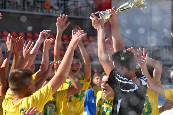 CS Atletic Straseni Campioni ai Republicii Moldova la fotbal pe plaja categoria U15!