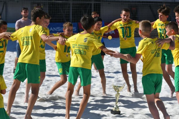 CS Atletic Straseni Campioni ai Republicii Moldova la fotbal pe plaja categoria U15!