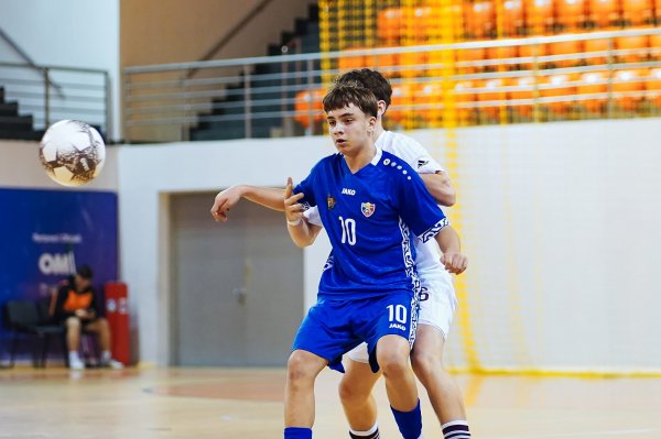 Victor Baciu marchează in poarta Ucrainei U19