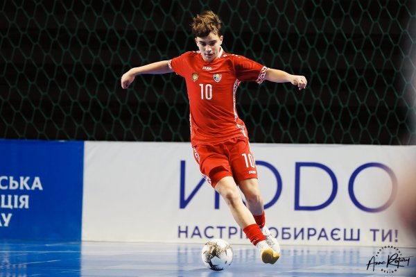 Victor Baciu marchează in poarta Ucrainei U19