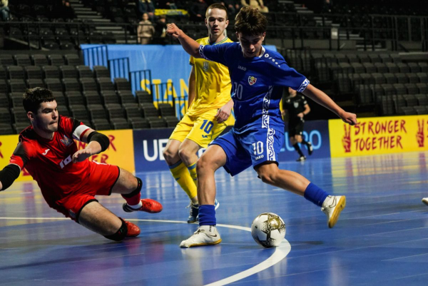 Victor Baciu marchează in poarta Ucrainei U19