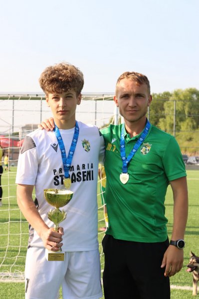 STRĂȘENI URCĂ PE PODIUMUL NAȚIONAL! STRĂȘENI URCĂ PE PODIUMUL NAȚIONAL!