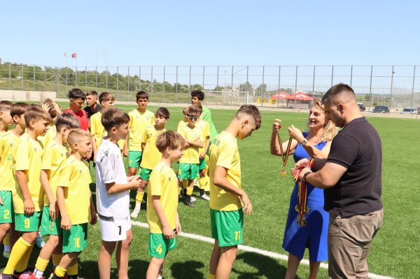 Campioni ai Ligii Regionale la categoriile de vârstă U13 și U12 Campioni ai Ligii Regionale la categoriile de vârstă U13 și U12