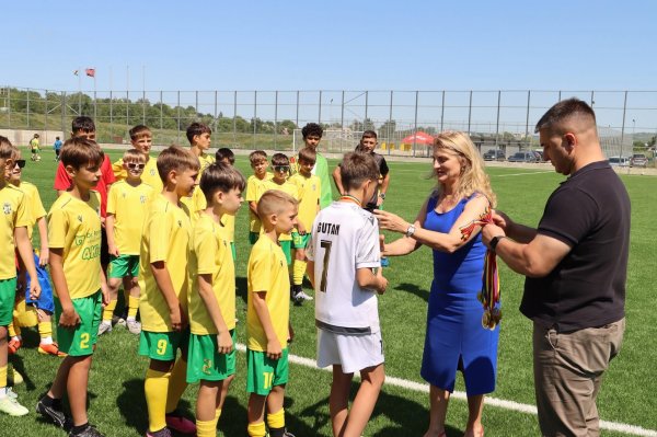 Campioni ai Ligii Regionale la categoriile de vârstă U13 și U12 Campioni ai Ligii Regionale la categoriile de vârstă U13 și U12