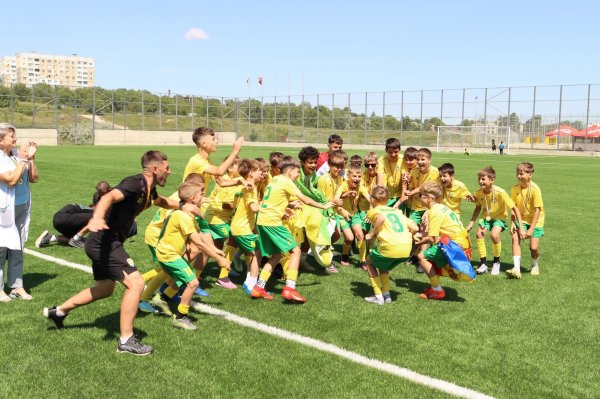 Campioni ai Ligii Regionale la categoriile de vârstă U13 și U12 Campioni ai Ligii Regionale la categoriile de vârstă U13 și U12