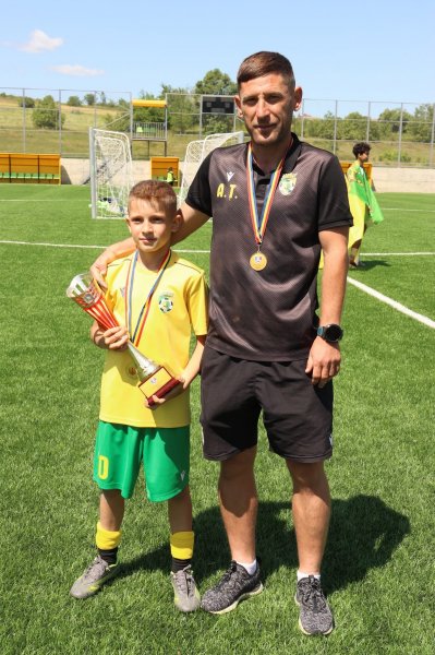 Campioni ai Ligii Regionale la categoriile de vârstă U13 și U12 Campioni ai Ligii Regionale la categoriile de vârstă U13 și U12