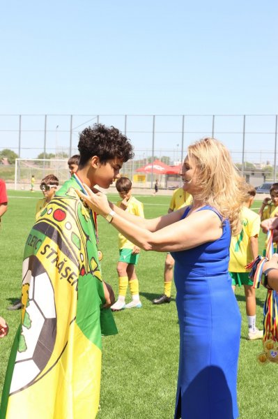 Campioni ai Ligii Regionale la categoriile de vârstă U13 și U12 Campioni ai Ligii Regionale la categoriile de vârstă U13 și U12
